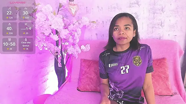 Snapshot of Gletty_noa chatting on October 7, 7:29 pm Gletty noa online show from October 7, 7:29 pm