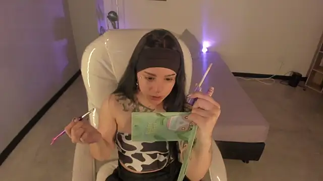 Snapshot of Nicole_Foxx_ chatting on September 19, 7:35 pm Nicole Foxx online show from September 19, 7:35 pm