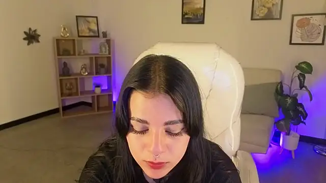 Snapshot of Nicole_Foxx_ chatting on October 30, 6:20 pm Nicole Foxx online show from October 30, 6:20 pm