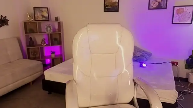 Snapshot of Nicole_Foxx_ chatting on October 22, 7:52 pm Nicole Foxx online show from October 22, 7:52 pm