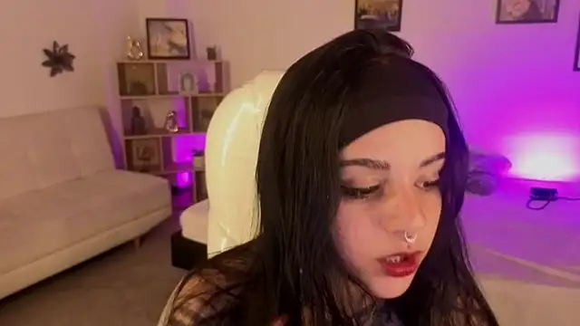 Snapshot of Nicole_Foxx_ chatting on October 23, 7:53 pm Nicole Foxx online show from October 23, 7:53 pm