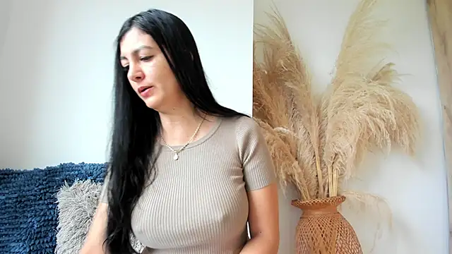 sofhia daniels online show from October 8, 1:59 pm