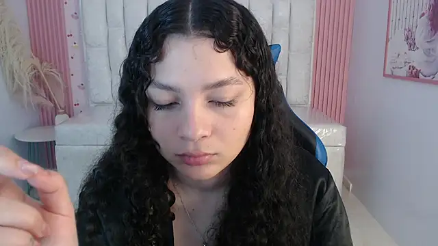 shalon diaz s online show from December 21, 1:59 pm