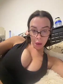 Snapshot of SexySophiaax chatting on November 1, 12:20 pm SexySophiaax online show from November 1, 12:20 pm