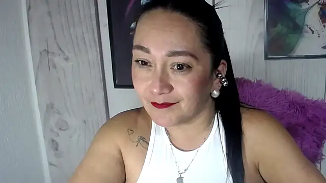 JULIANAWET69 online show from December 4, 10:54 pm