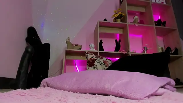 Snapshot of SammyLauren chatting on September 20, 2:15 pm SammyLauren online show from September 20, 2:15 pm