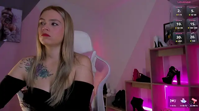 Snapshot of SammyLauren chatting on October 14, 1:46 pm SammyLauren online show from October 14, 1:46 pm