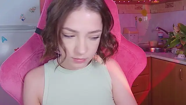 PamBeesly online show from May 15, 10:51 am