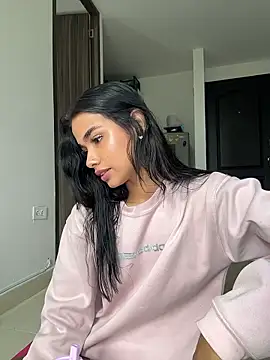 Bella Smiith  online show from January 11, 6:57 pm