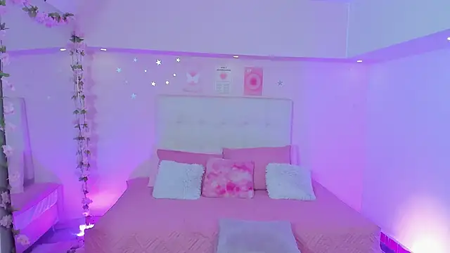 ScarlettDreamss7 online show from November 24, 12:40 pm