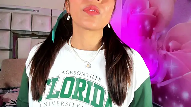 emili clark online show from October 17, 4:37 am