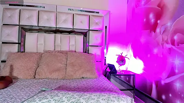 emili clark online show from October 14, 5:10 am