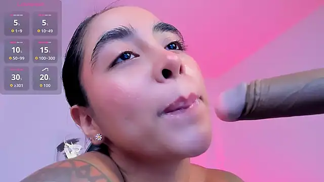 sophierooy22 online show from February 10, 3:15 pm