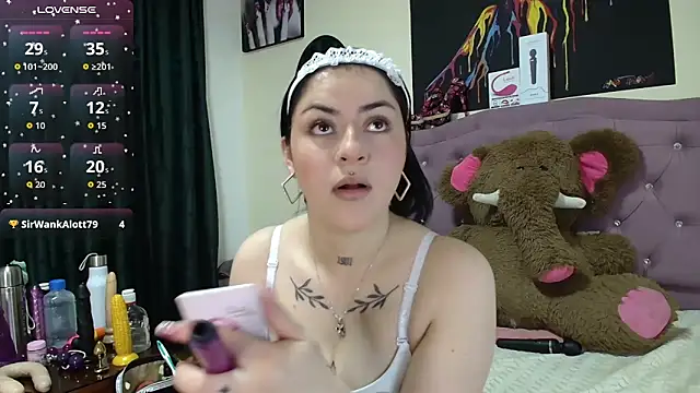 Snapshot of Emmie_Hot chatting on September 25, 12:48 pm Emmie Hot online show from September 25, 12:48 pm