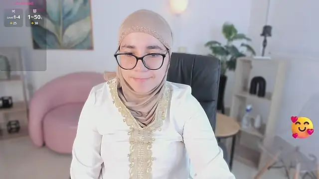 Snapshot of Ayha_khalaf chatting on October 14, 1:08 am Ayha khalaf online show from October 14, 1:08 am