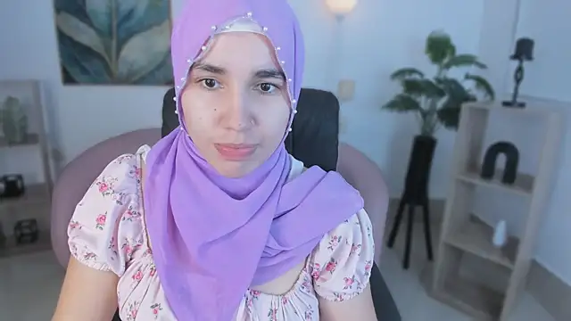 Snapshot of Ayha_khalaf chatting on October 16, 1:19 am Ayha khalaf online show from October 16, 1:19 am