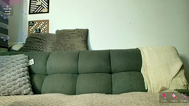 Snapshot of love_sharol_ chatting on October 30, 3:31 am love sharol  online show from October 30, 3:31 am