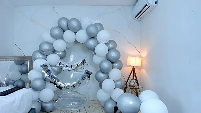 Snapshot of fierygroup chatting on October 12, 12:02 am fierygroup online show from October 12, 12:02 am