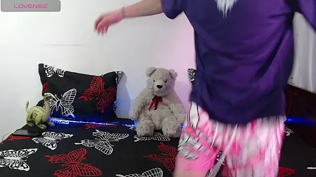 Snapshot of Tina_4_Charlie chatting on October 6, 12:44 pm Tina 4 Charlie online show from October 6, 12:44 pm