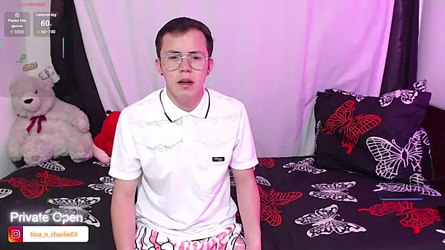 Snapshot of Tina_4_Charlie chatting on October 1, 11:37 am Tina 4 Charlie online show from October 1, 11:37 am