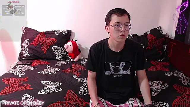 Snapshot of Tina_4_Charlie chatting on October 27, 12:22 pm Tina 4 Charlie online show from October 27, 12:22 pm