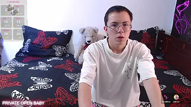 Snapshot of Tina_4_Charlie chatting on October 28, 1:50 pm Tina 4 Charlie online show from October 28, 1:50 pm