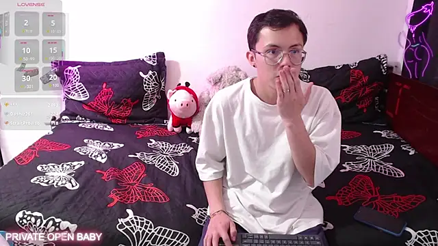 Snapshot of Tina_4_Charlie chatting on October 24, 2:57 pm Tina 4 Charlie online show from October 24, 2:57 pm