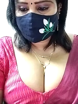 Queenflowerr online show from September 9, 4:45 am