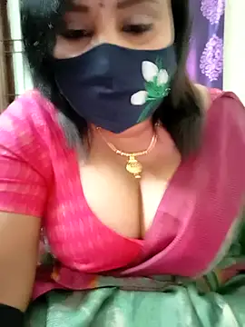 Queenflowerr online show from November 8, 10:20 am