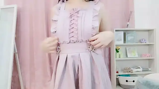 SOPHIA JP online show from September 16, 4:15 pm