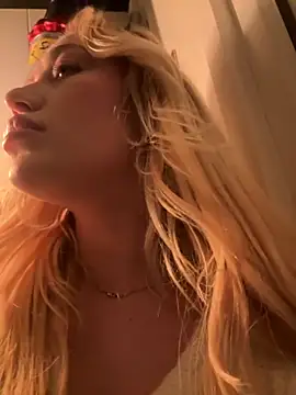 blissdimicco online show from December 3, 5:37 pm