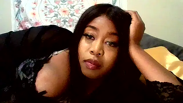 Snapshot of angeliquebelcali chatting on October 13, 6:32 pm angeliquebelcali online show from October 13, 6:32 pm