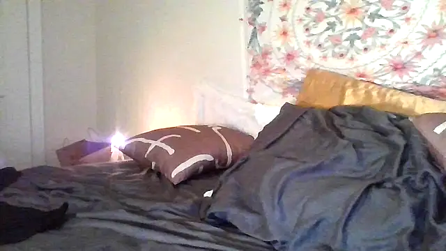 Snapshot of angeliquebelcali chatting on September 21, 1:59 am angeliquebelcali online show from September 21, 1:59 am