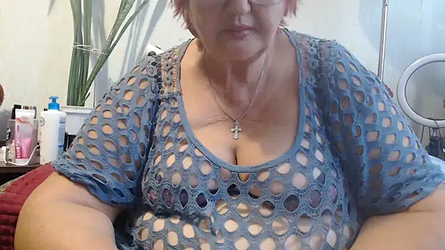 Snapshot of DeniseeRosea chatting on September 22, 9:30 am DeniseeRosea online show from September 22, 9:30 am