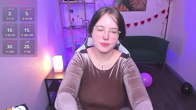 Manic pixie  online show from February 25, 3:43 pm