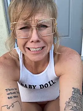 I am babydoll online show from November 13, 11:15 pm