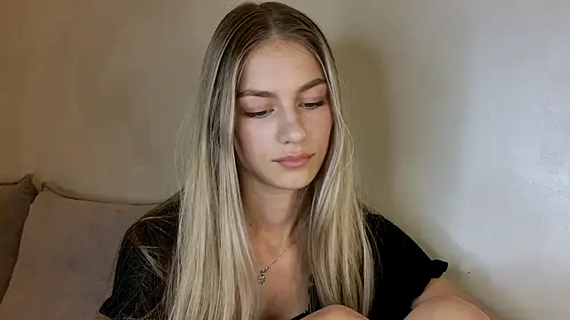 Snapshot of GabriellaOlsen chatting on September 28, 4:01 pm GabriellaOlsen online show from September 28, 4:01 pm