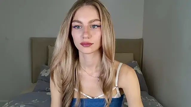 Snapshot of GabriellaOlsen chatting on November 1, 1:37 pm GabriellaOlsen online show from November 1, 1:37 pm