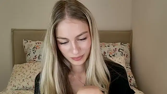 Snapshot of GabriellaOlsen chatting on September 19, 2:27 pm GabriellaOlsen online show from September 19, 2:27 pm