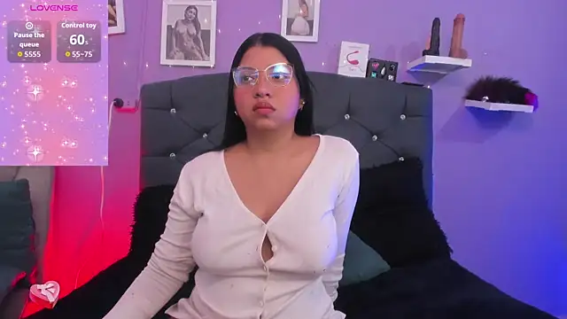 celesstte 00 online show from February 17, 1:43 pm