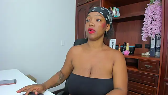 ValkiriaContee online show from October 10, 10:47 pm