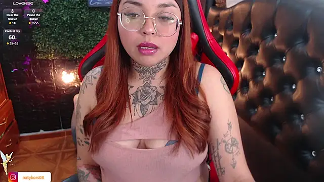 natyk m online show from October 18, 7:04 pm