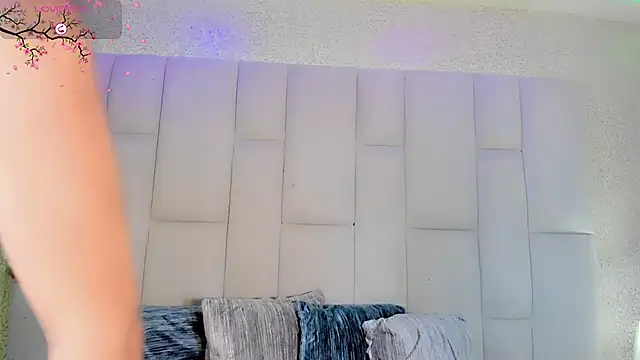 Snapshot of Angeles_Busst chatting on October 9, 9:08 pm Angeles Busst online show from October 9, 9:08 pm