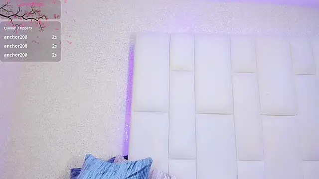 Snapshot of Angeles_Busst chatting on October 17, 10:24 pm Angeles Busst online show from October 17, 10:24 pm