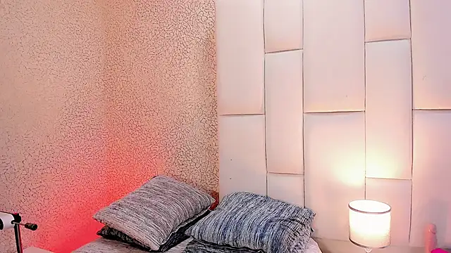 Angeles Busst online show from March 5, 8:37 pm