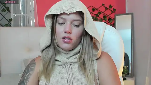 alaia greyy online show from June 3, 1:01 pm