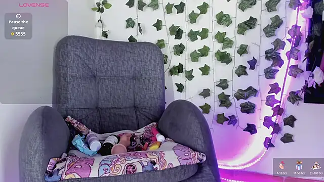 saray  jones online show from March 21, 5:18 pm