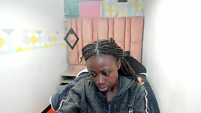 Sara Naugty online show from September 29, 12:32 pm