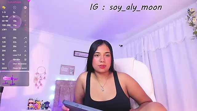 soy aly moon online show from September 12, 11:23 pm