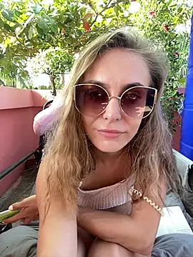 White Lu online show from February 9, 2:47 am